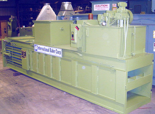 INTERNATIONAL NA-C30 Horizontal Baler.